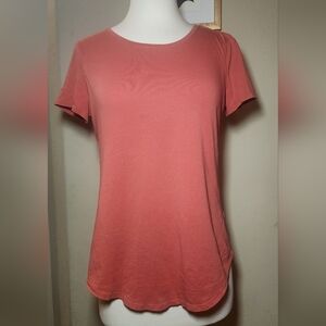 Lululemon Women's Coral‎ Short Sleeve Tee Size Small/Medium